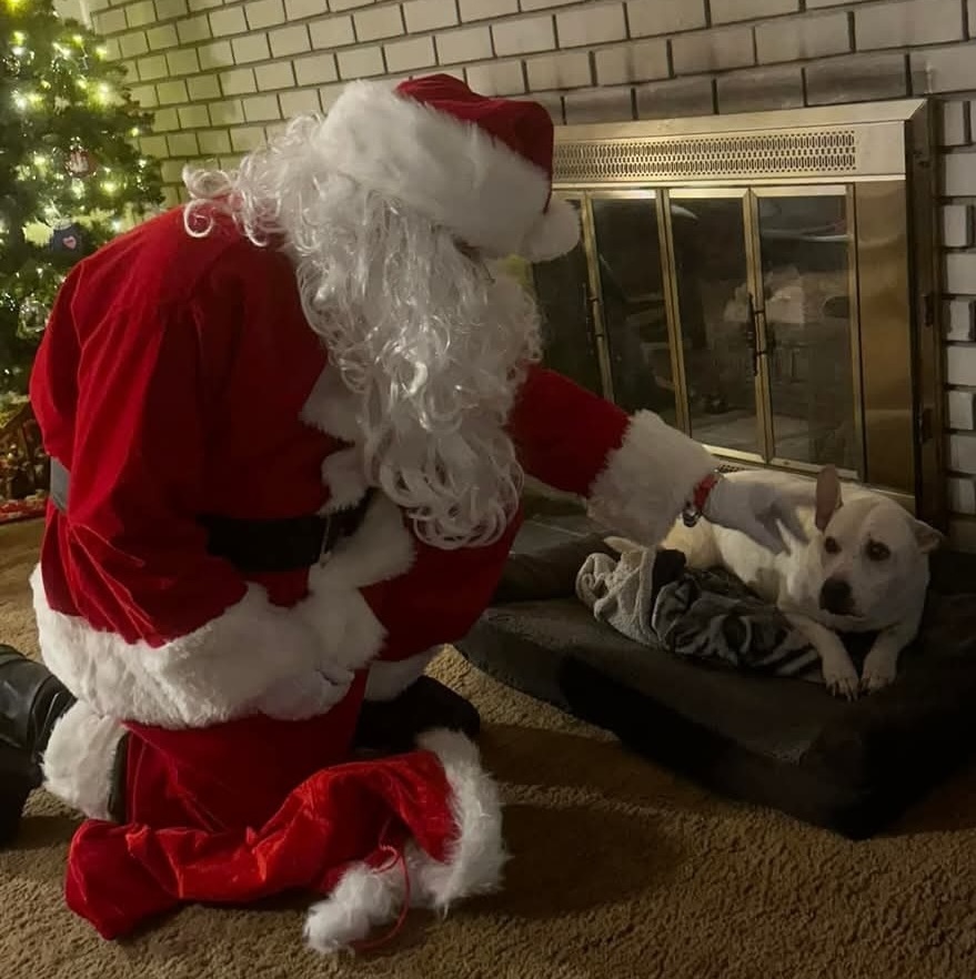 Michigan fire fighters help grant little girl’s Christmas wish for