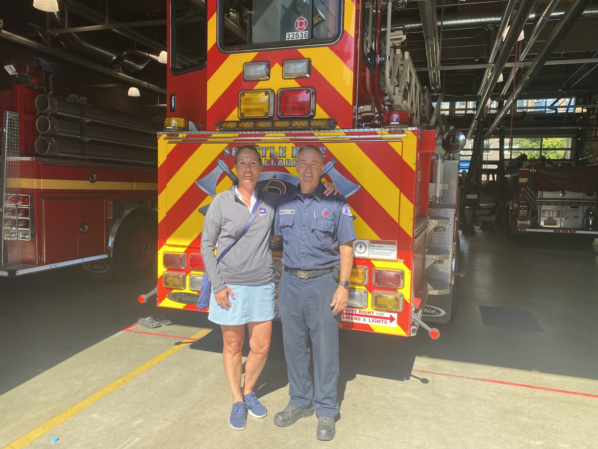 american-cancer-society-ceo-visits-seattle-local-27-members-iaff